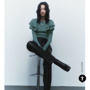 RUFFLED RIBBED T-SHIRT